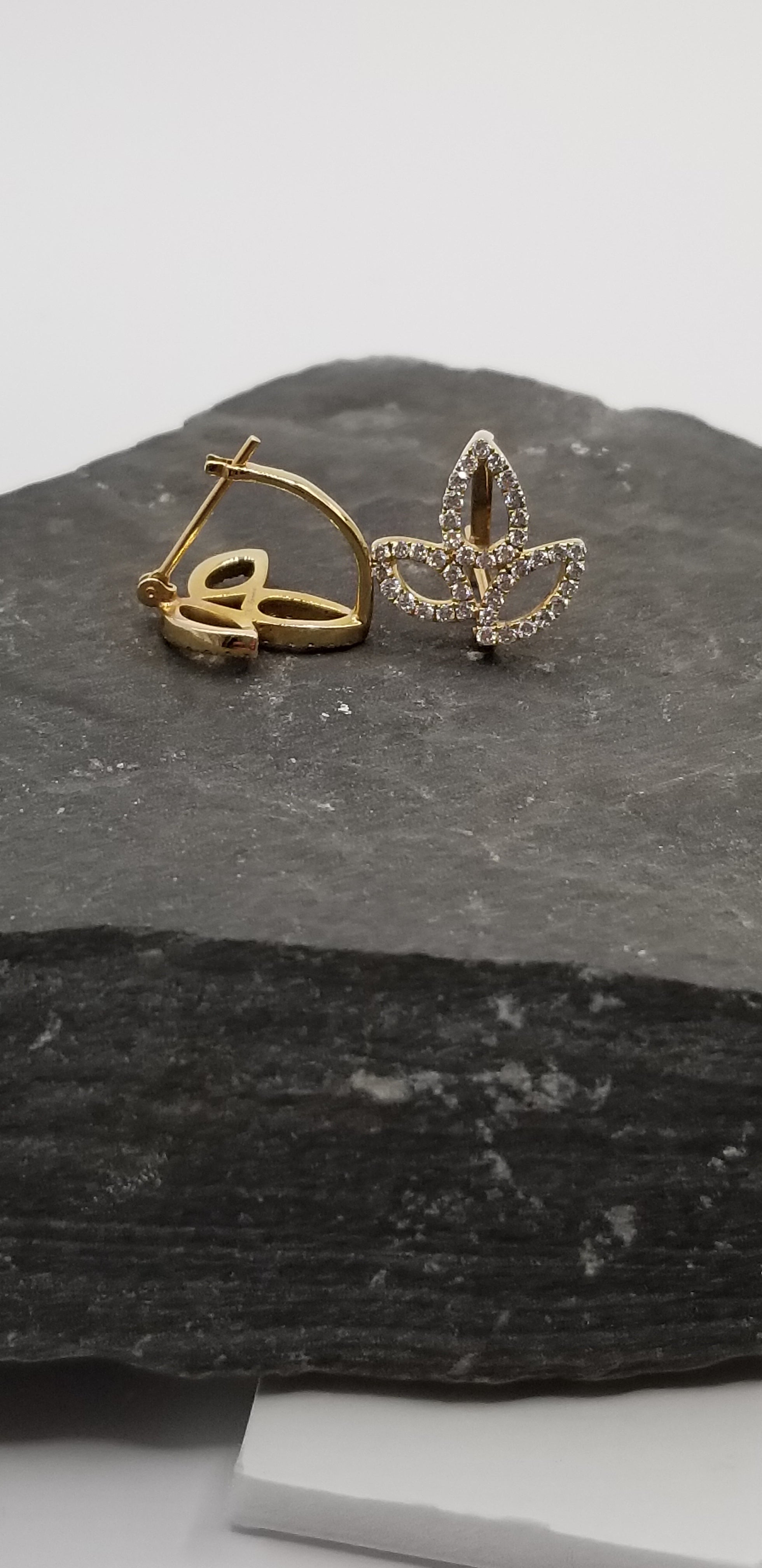 Contemporary 10k Yellow gold & diamond earrings with lots of sparkle!