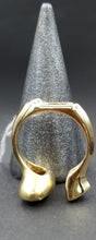 Load image into Gallery viewer, Sapphire Custom Ring In 18k Gold!
