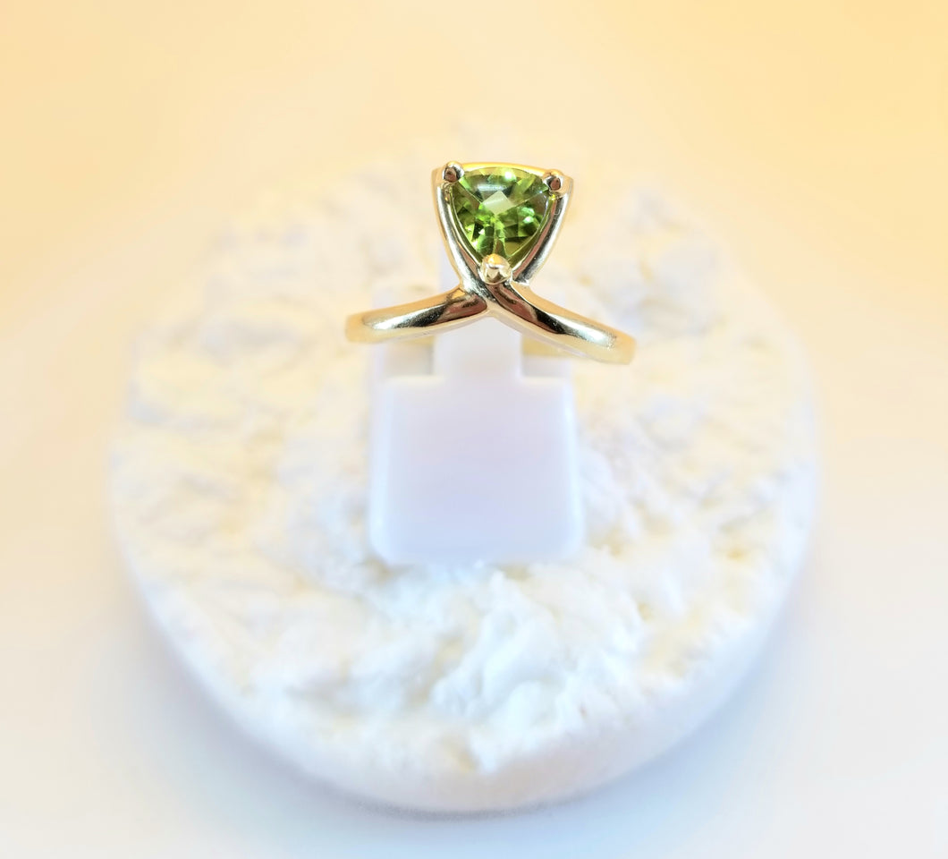 14k Yellow Peridot Ring