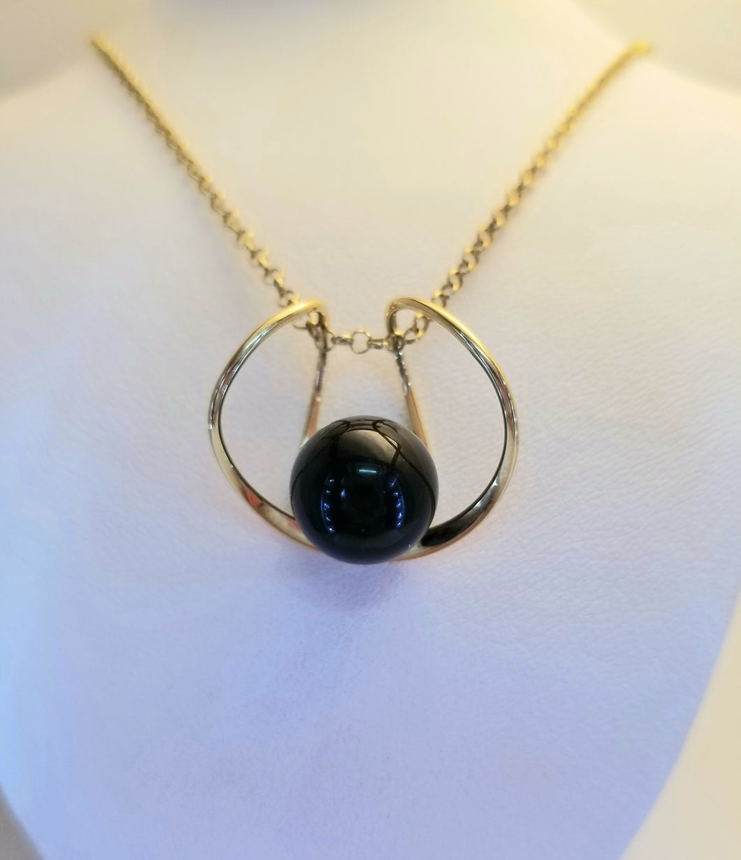14k Yellow Gold Onyx Pendant