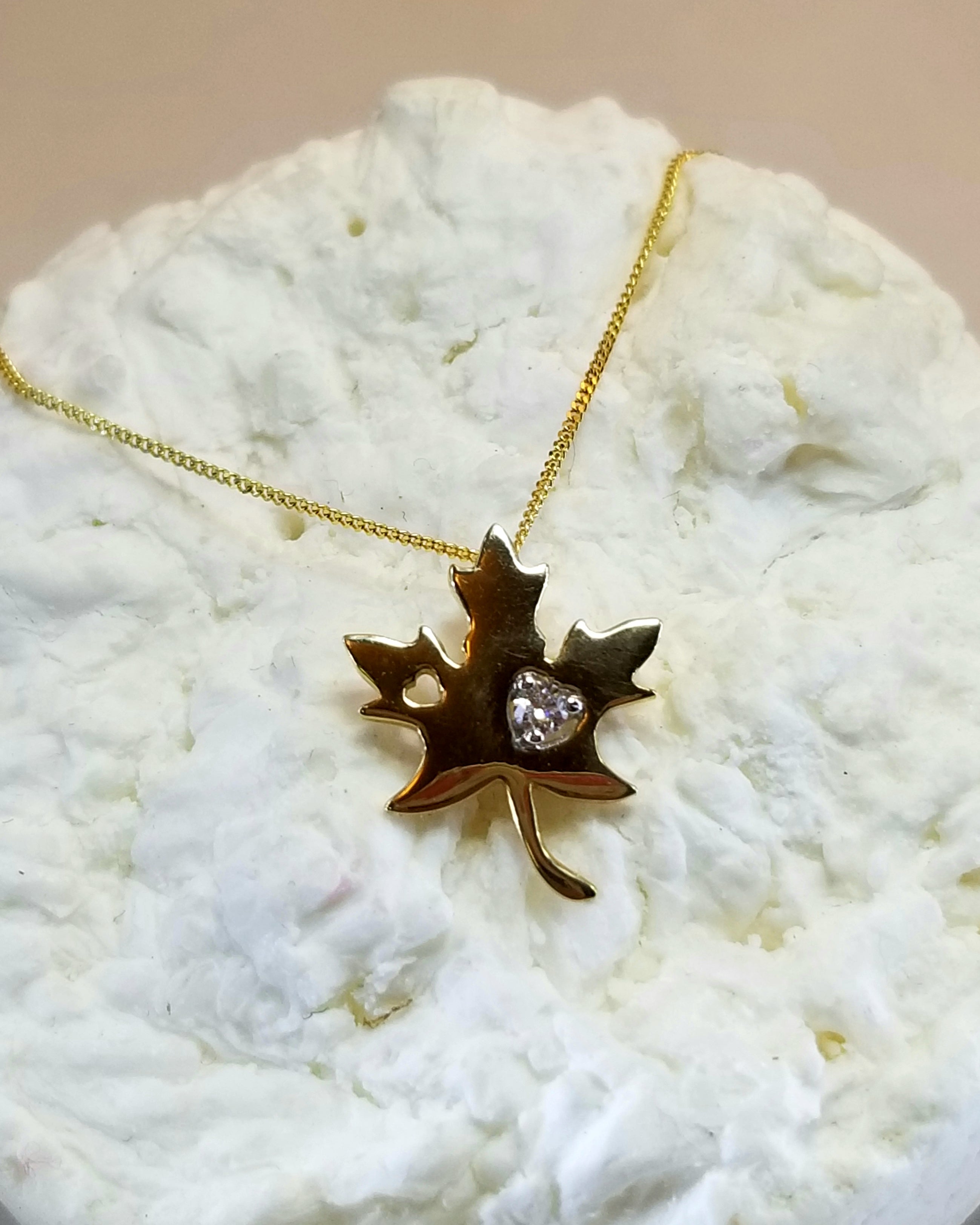 14k Y&W Canadian Diamond Maple Leaf Pendant