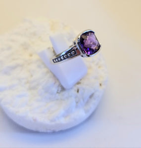 14k White Gold Cushion Cut Amethyst Ring