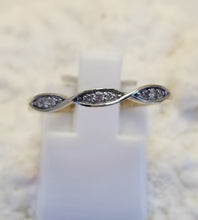 Load image into Gallery viewer, 14k White Gold Twisted Band
